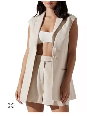 ASTR the Label
Women's Jordis Notched Collar Vest